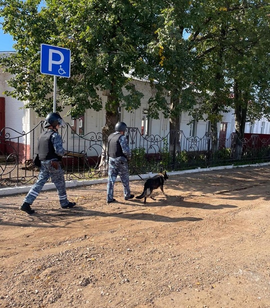 В образовательных организациях Благовещенского района прошли учения по отработке действий работников при захвате заложников и сигналу 